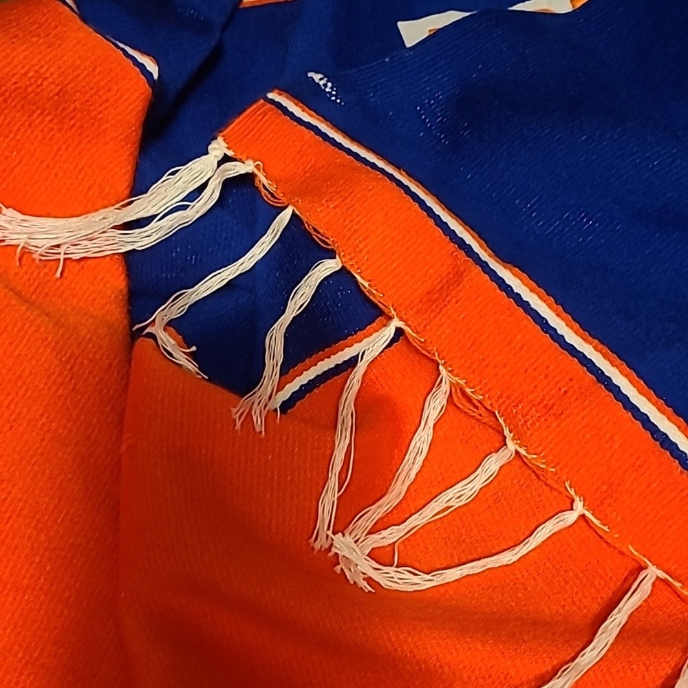 Edmonton Oilers Style Poncho One Size Fits All - Picture 6 of 6